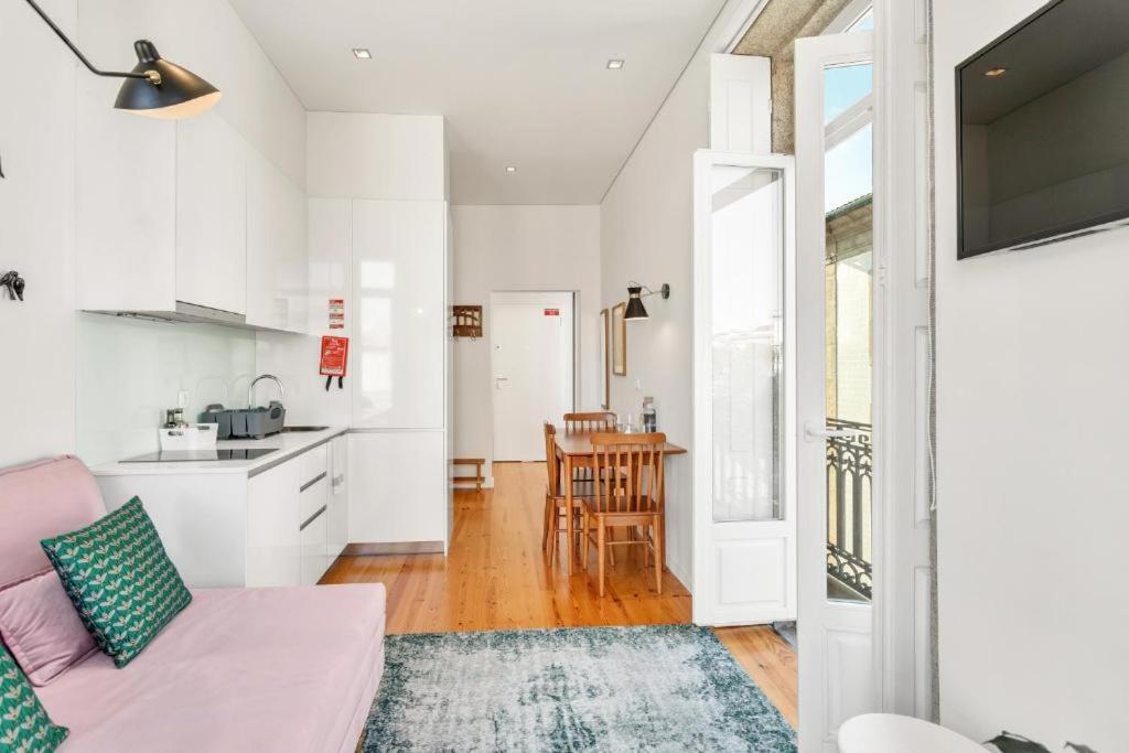Host Wise - Lovely Shinny Flats With Balcony - Clerigos Порто Екстериор снимка
