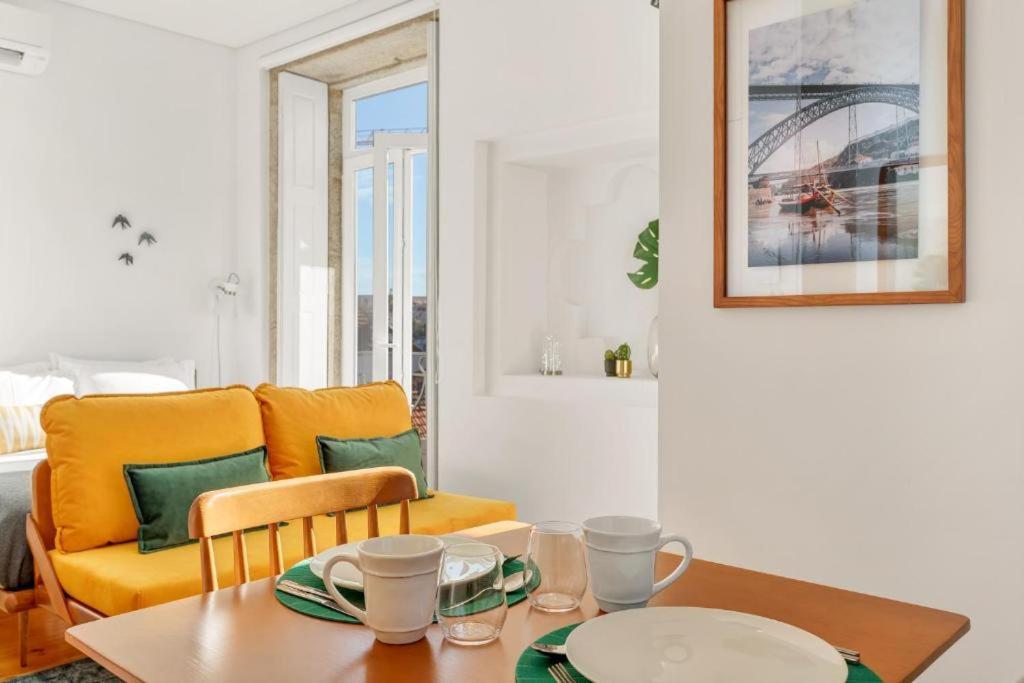 Host Wise - Lovely Shinny Flats With Balcony - Clerigos Порто Екстериор снимка