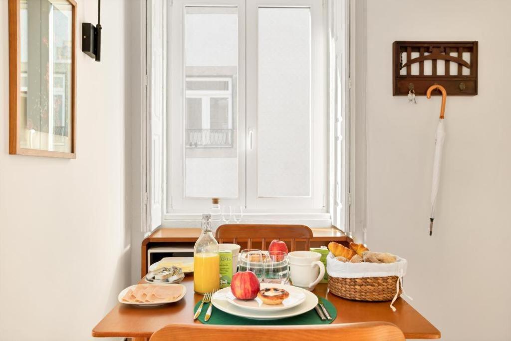 Host Wise - Lovely Shinny Flats With Balcony - Clerigos Порто Стая снимка